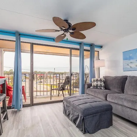 Book With Brooki By The Beach And Boardwalk